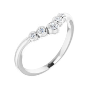 Bezel-Set Graduated “V” Ring